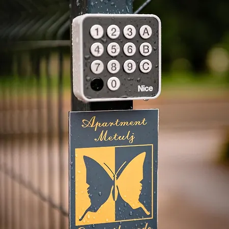 Apartma Metulj *